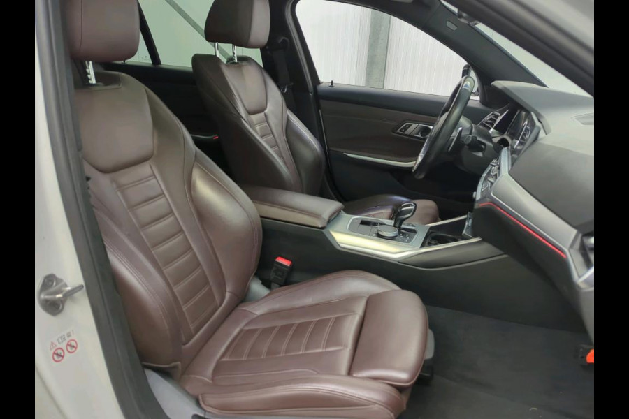 BMW 3 Serie Touring 330e eDrive M-Sport | Navi | Panorama | Camera | Leder