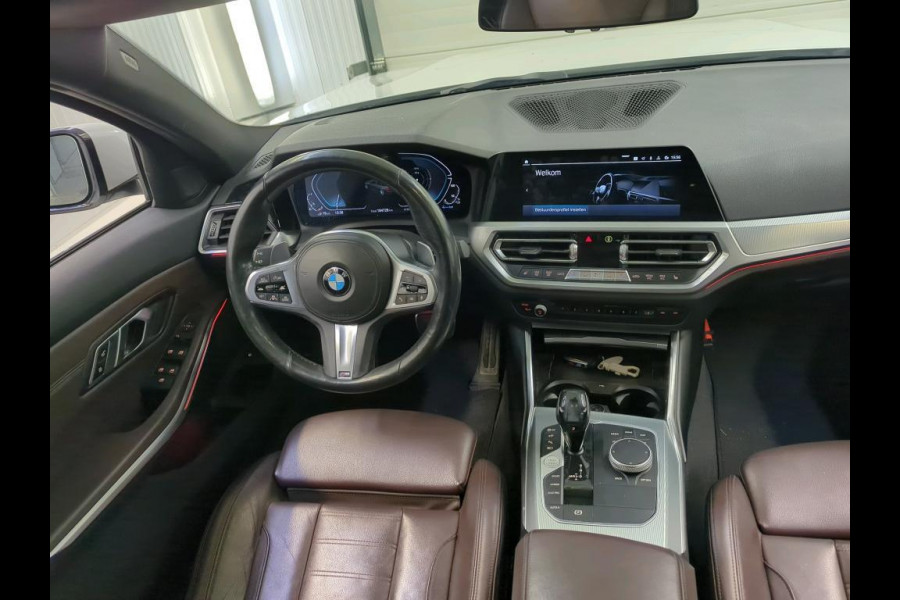 BMW 3 Serie Touring 330e eDrive M-Sport | Navi | Panorama | Camera | Leder