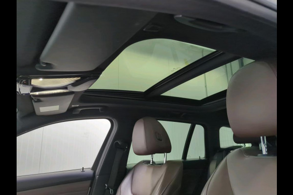 BMW 3 Serie Touring 330e eDrive M-Sport | Navi | Panorama | Camera | Leder