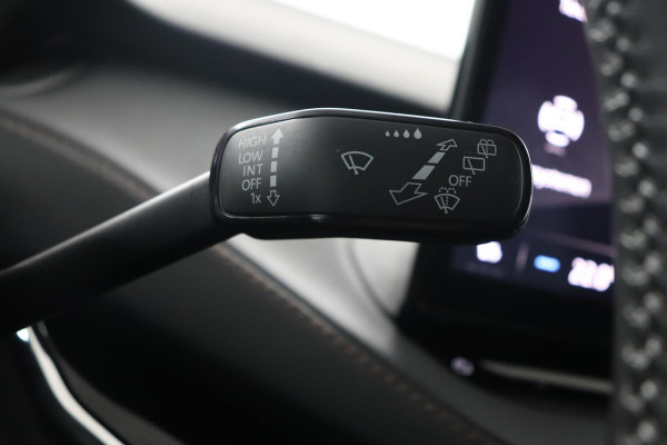 Škoda ENYAQ iV 80 Founders Edition Black|Leer|SOH 93%|Camera|Stoelverwarming