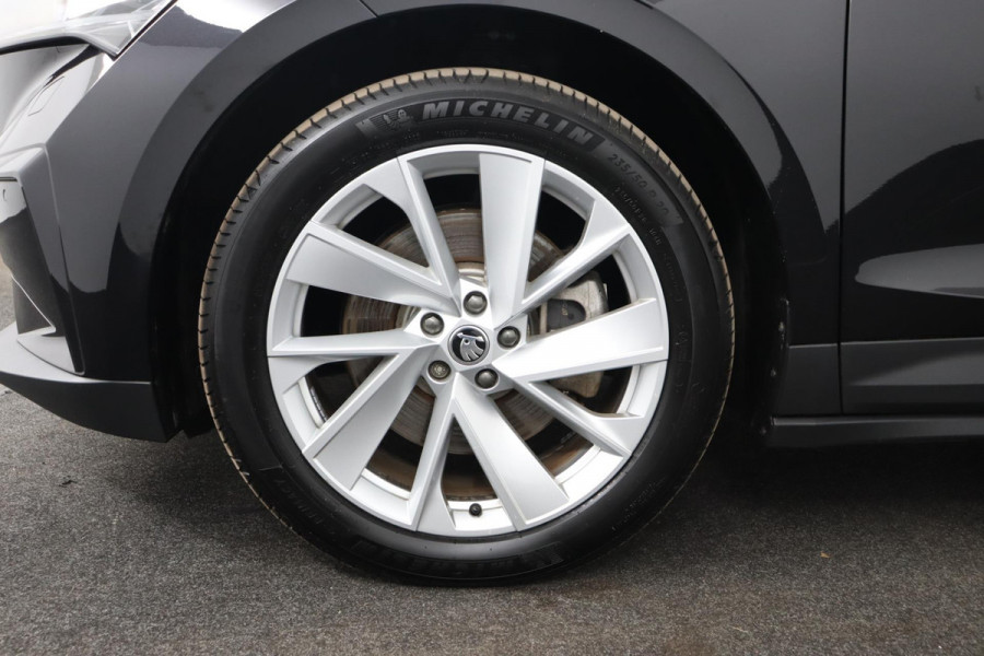 Škoda ENYAQ iV 80 Founders Edition Black|Leer|SOH 93%|Camera|Stoelverwarming