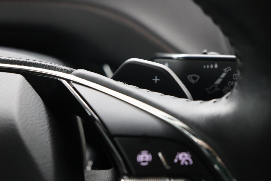 Škoda ENYAQ iV 80 Founders Edition Black|Leer|SOH 93%|Camera|Stoelverwarming