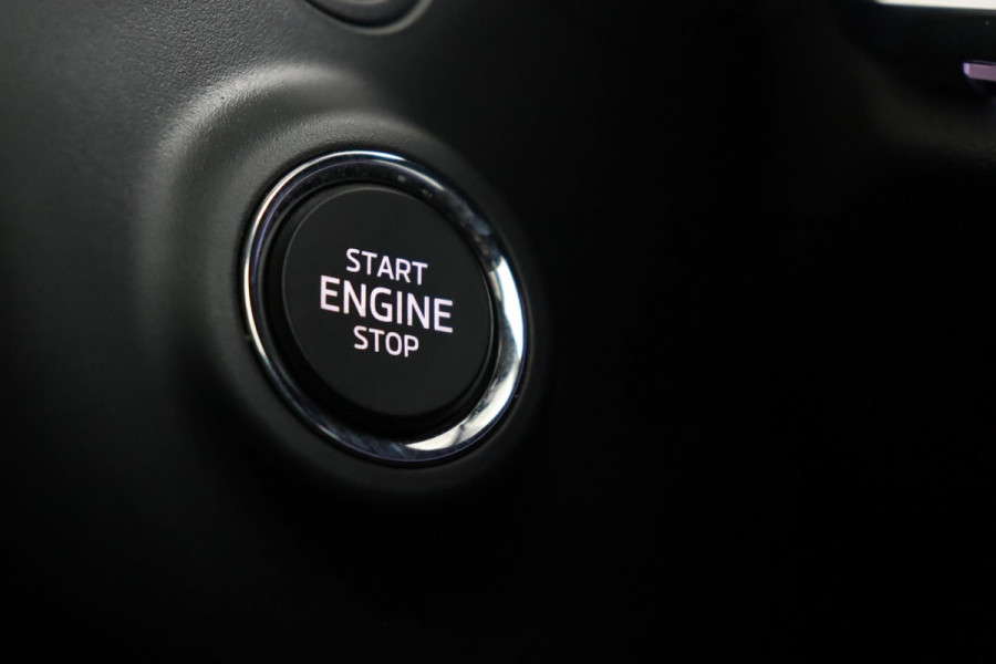 Škoda ENYAQ iV 80 Founders Edition Black|Leer|SOH 93%|Camera|Stoelverwarming