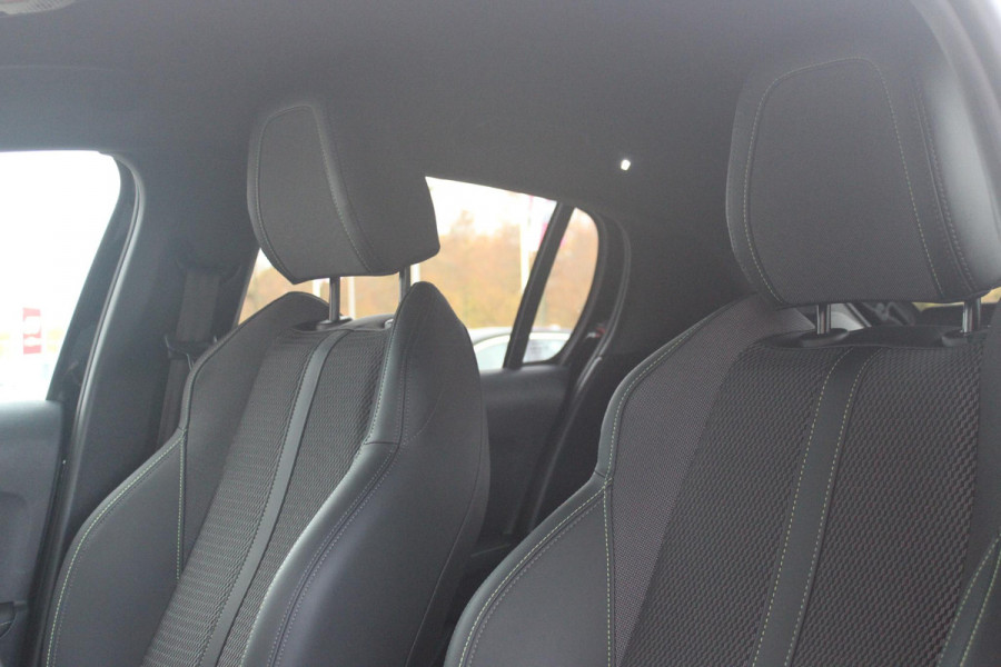 Peugeot 208 GT 1.2 Hybrid 145PK e-DCS6 | NAVIGATIE | DRAADLOZE APPLE CARPLAY/ANDROID AUTO | CAMERA VOOR + ACHTER | FULL LED KOPLAMPEN | LICHTMETALEN VELGEN 17" | DODEHOEK DETECTIE | DRAADLOZE TELEFOONLADER | KEYLESS ENTRY/START | DAB+ RADIO | ADAPTIVE CRUISE CONTROL |