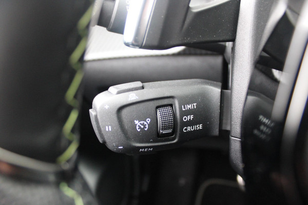 Peugeot 208 GT 1.2 Hybrid 145PK e-DCS6 | NAVIGATIE | DRAADLOZE APPLE CARPLAY/ANDROID AUTO | CAMERA VOOR + ACHTER | FULL LED KOPLAMPEN | LICHTMETALEN VELGEN 17" | DODEHOEK DETECTIE | DRAADLOZE TELEFOONLADER | KEYLESS ENTRY/START | DAB+ RADIO | ADAPTIVE CRUISE CONTROL |