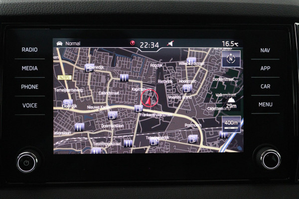 Škoda Karoq 1.5 TSI ACT Sportline Business (PANORAMADAK, DIGITALE COCKPIT, ACHTERUITRIJCAMERA, STOELVERWARMING, CRUISE ADAPTIEF)