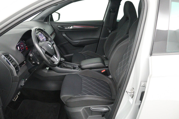 Škoda Karoq 1.5 TSI ACT Sportline Business (PANORAMADAK, DIGITALE COCKPIT, ACHTERUITRIJCAMERA, STOELVERWARMING, CRUISE ADAPTIEF)