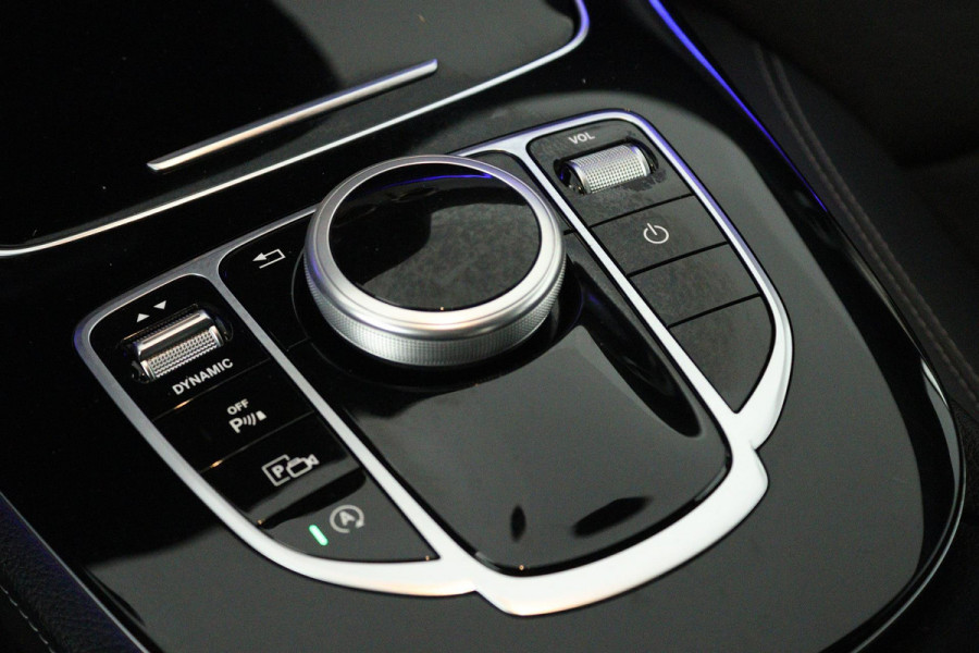 Mercedes-Benz E-Klasse 200 Business Solution AMG (STOELVERWARMING, ACHTERUITRIJCAMERA, SFEERVERLICHTING, PARKEERSENSOREN)