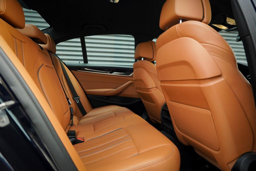 BMW 5 Serie 530e iPerformance High Executive / Adaptive / HUD / Comfortstoelen / Drive Assist Pro