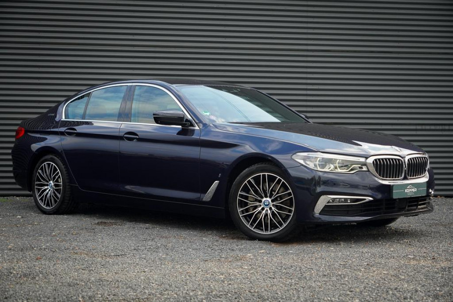 BMW 5 Serie 530e iPerformance High Executive / Adaptive / HUD / Comfortstoelen / Drive Assist Pro