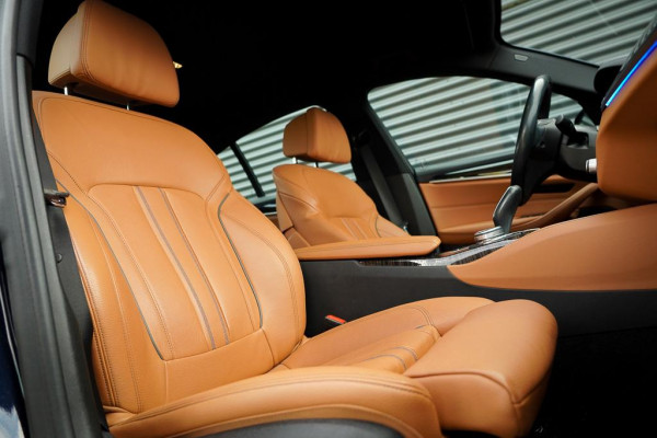 BMW 5 Serie 530e iPerformance High Executive / Adaptive / HUD / Comfortstoelen / Drive Assist Pro