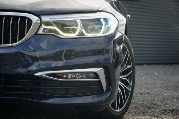 BMW 5 Serie 530e iPerformance High Executive / Adaptive / HUD / Comfortstoelen / Drive Assist Pro