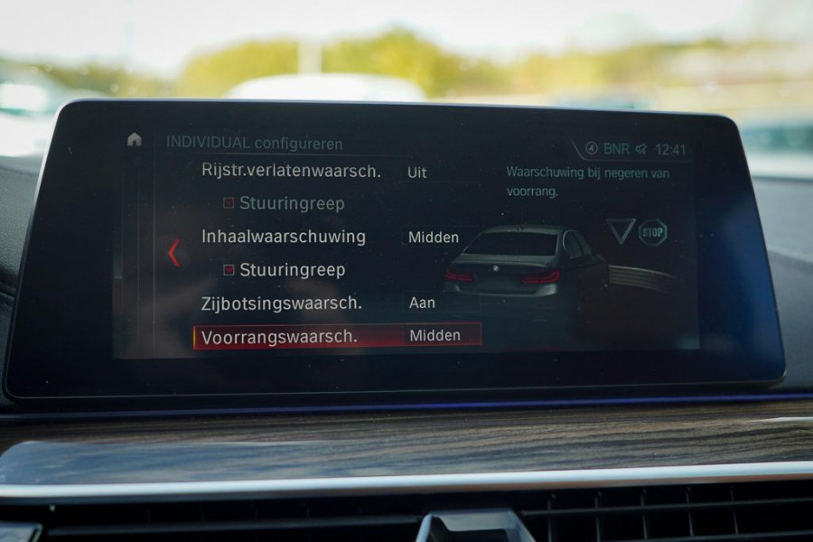 BMW 5 Serie 530e iPerformance High Executive / Adaptive / HUD / Comfortstoelen / Drive Assist Pro