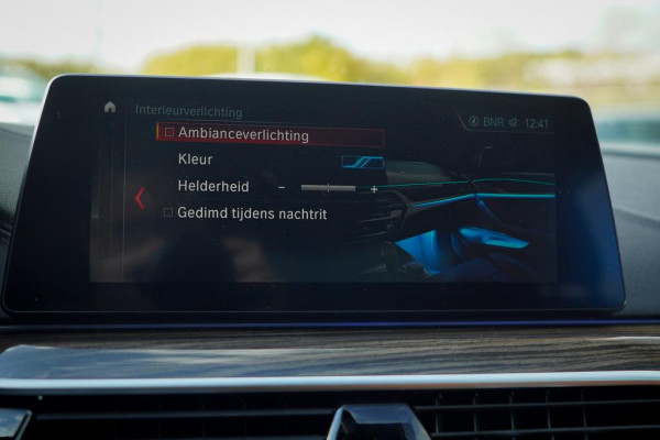 BMW 5 Serie 530e iPerformance High Executive / Adaptive / HUD / Comfortstoelen / Drive Assist Pro