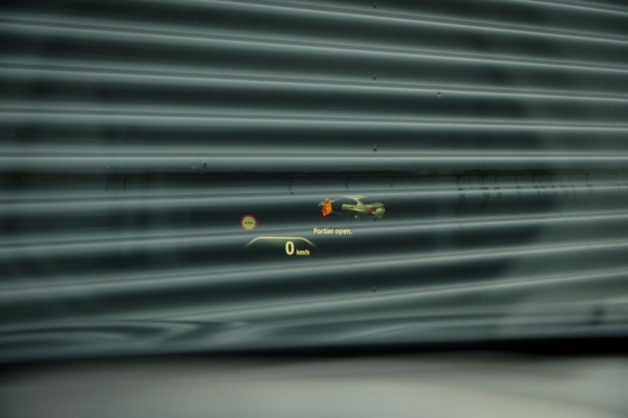 BMW 5 Serie 530e iPerformance High Executive / Adaptive / HUD / Comfortstoelen / Drive Assist Pro