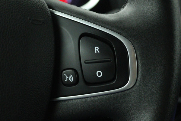 Renault Clio 0.9 TCe Intens (NAVIGATIE, CLIMA, PARKEERSENSOREN, CRUISE CONTROL, BLUETOOTH, AIRCO)