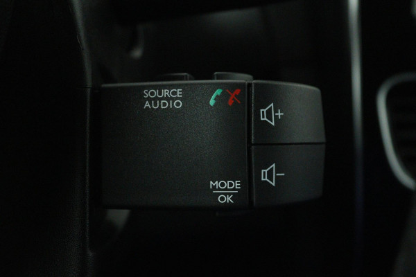 Renault Clio 0.9 TCe Intens (NAVIGATIE, CLIMA, PARKEERSENSOREN, CRUISE CONTROL, BLUETOOTH, AIRCO)