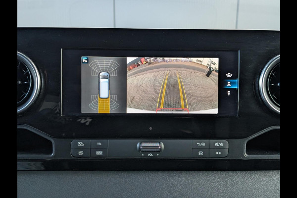 Mercedes-Benz Sprinter 319 190PK AUTOMAAT LED 3500KG TREKHAAK L2H2 CLIMATE CRUISE M-BUX