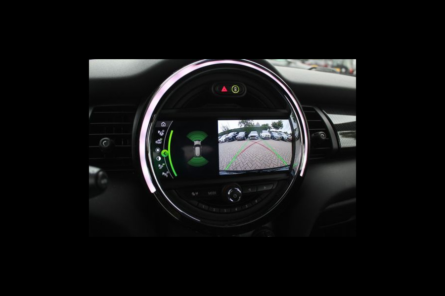 MINI Mini Electric Yours 33 kWh / SoH 95.5% / Full option! / Panoramadak / Camera / Head-up / Leder / Harman Kardon / Keyless / 17'' / CarPlay / Stoelverwarming / Matrix LED / DAB / Cruise Control