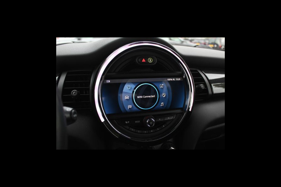 MINI Mini Electric Yours 33 kWh / SoH 95.5% / Full option! / Panoramadak / Camera / Head-up / Leder / Harman Kardon / Keyless / 17'' / CarPlay / Stoelverwarming / Matrix LED / DAB / Cruise Control