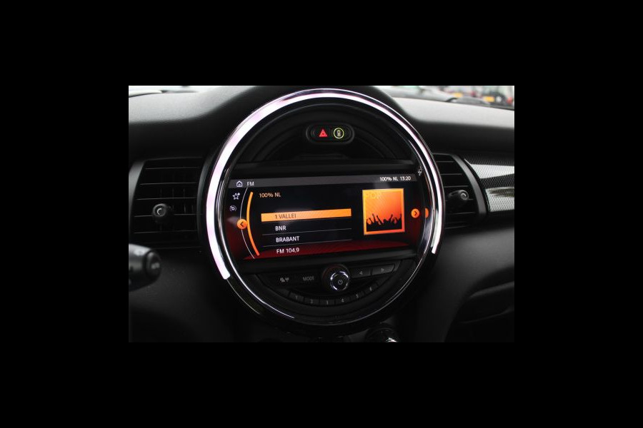 MINI Mini Electric Yours 33 kWh / SoH 95.5% / Full option! / Panoramadak / Camera / Head-up / Leder / Harman Kardon / Keyless / 17'' / CarPlay / Stoelverwarming / Matrix LED / DAB / Cruise Control