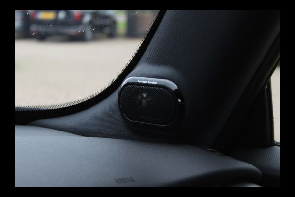 MINI Mini Electric Yours 33 kWh / SoH 95.5% / Full option! / Panoramadak / Camera / Head-up / Leder / Harman Kardon / Keyless / 17'' / CarPlay / Stoelverwarming / Matrix LED / DAB / Cruise Control