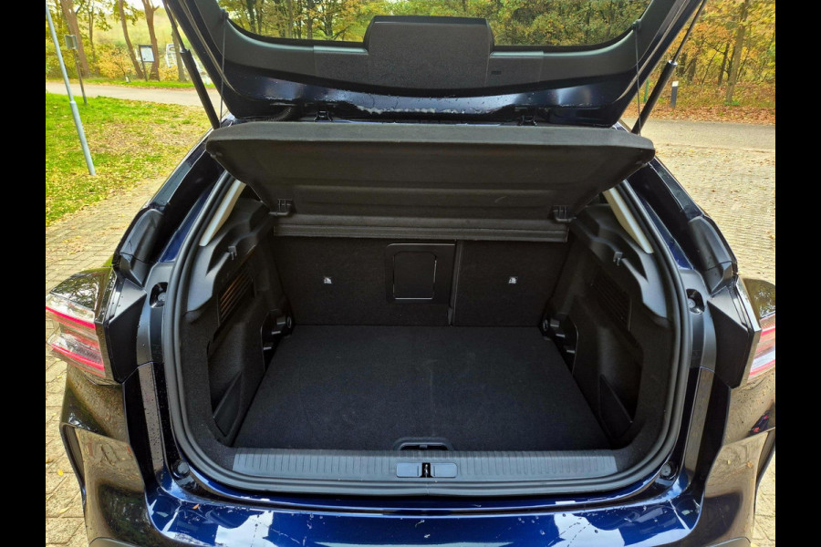 Citroën C4 1.2 Hybrid 136 Max 18 inch . Camera 360