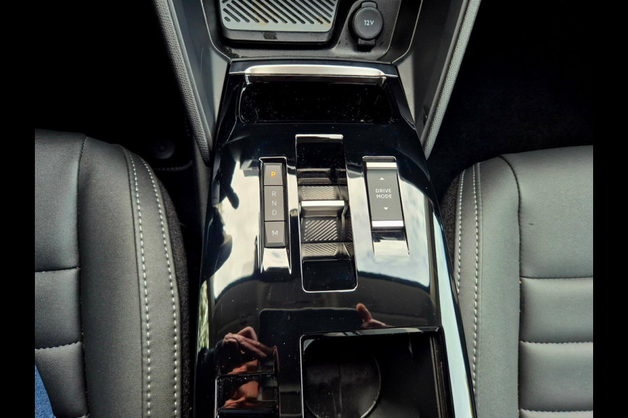 Citroën C4 1.2 Hybrid 136 Max 18 inch . Camera 360