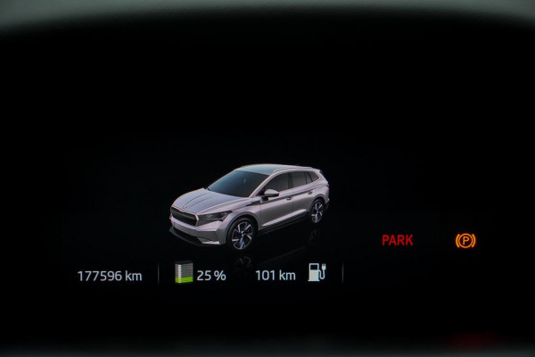 Škoda ENYAQ iV 80 / Comfort Pack / Leder / 21'' / Warmtepomp / Adaptive Cruise / Incl BTW