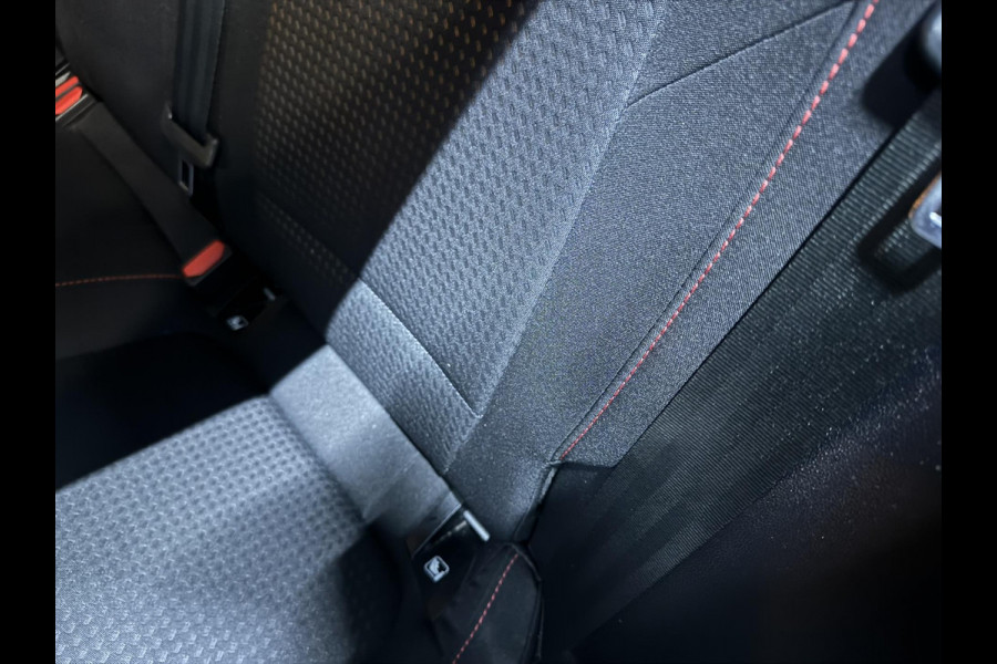 Ford Focus 1.0 EcoBoost Hybrid ST Line Garantie StuurVW StoelVW Carplay Keyless Clima Led Navi Rijklaar