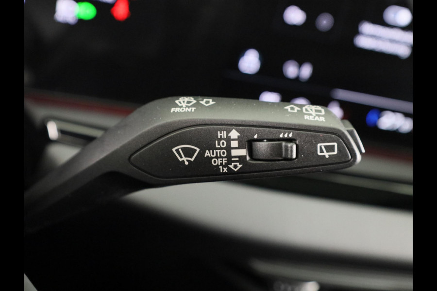 Audi A6 Avant S edition Competition e-hybrid 270 kW / 367 PK | Luchtvering | MMI experience pro | Tech plus | Panoramadak |