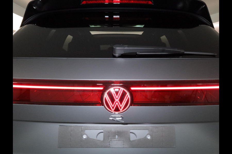 Volkswagen Touareg 3.0 TSi eHybrid 4MOTION R Edition 462PK PHEV| DYNAUDIO | Lederpakket "Puglia" |Luchtvering 22 Inch LM | Trekhaak incl Assistent |