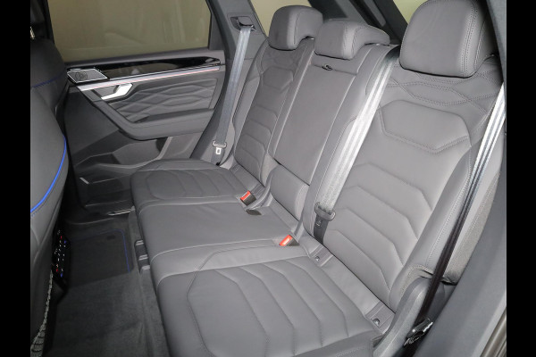 Volkswagen Touareg 3.0 TSi eHybrid 4MOTION R Edition 462PK PHEV| DYNAUDIO | Lederpakket "Puglia" |Luchtvering 22 Inch LM | Trekhaak incl Assistent |