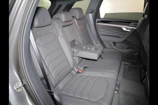 Volkswagen Touareg 3.0 TSi eHybrid 4MOTION R Edition 462PK PHEV| DYNAUDIO | Lederpakket "Puglia" |Luchtvering 22 Inch LM | Trekhaak incl Assistent |