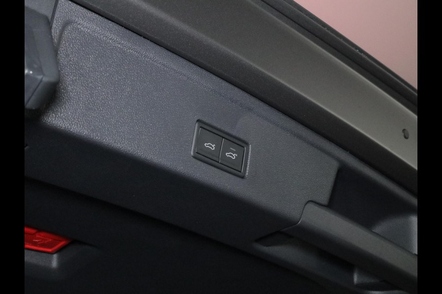 Volkswagen Touareg 3.0 TSi eHybrid 4MOTION R Edition 462PK PHEV| DYNAUDIO | Lederpakket "Puglia" |Luchtvering 22 Inch LM | Trekhaak incl Assistent |