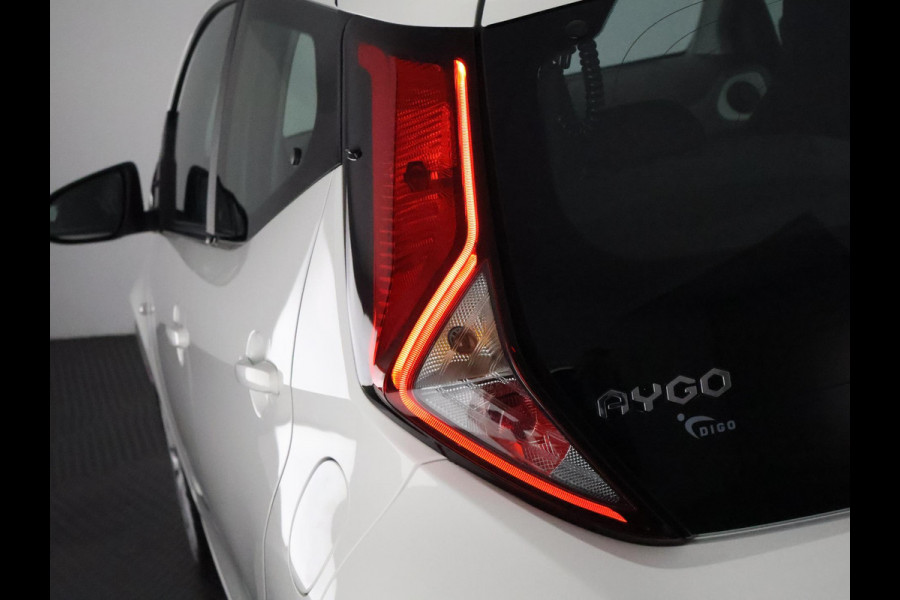 Toyota Aygo 1.0 VVT-i X-Play | Airco | Camera | Bluetooth |