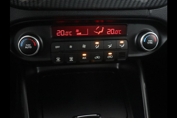 Kia Carens 1.6 GDi ExecutiveLine 7-Persoons | 1e eigenaar | Panoramadak | Leder | Stoel & stuurverwarming | Carplay | Camera | Navigatie | Elektrische stoelen | Cruise control | Climate control