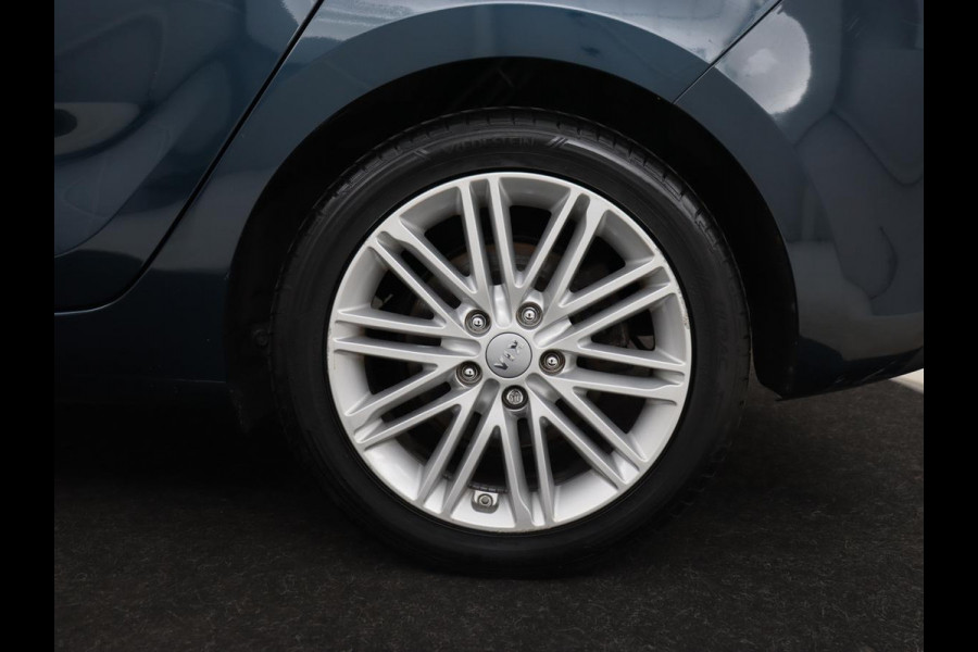 Kia Carens 1.6 GDi ExecutiveLine 7-Persoons | 1e eigenaar | Panoramadak | Leder | Stoel & stuurverwarming | Carplay | Camera | Navigatie | Elektrische stoelen | Cruise control | Climate control