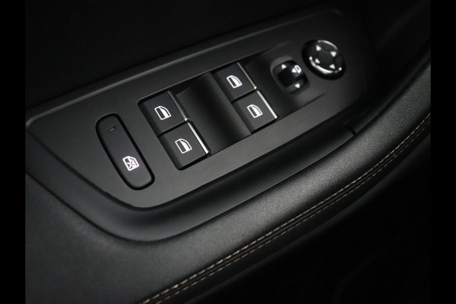 Peugeot 508 1.6 HYbrid GT | Stoelverwarming | Adaptive cruise | Camera | Carplay | Half leder | Keyless | Navigatie | Full LED | Sfeerverlichting | Digital Cockpit | PHEV | Plug In
