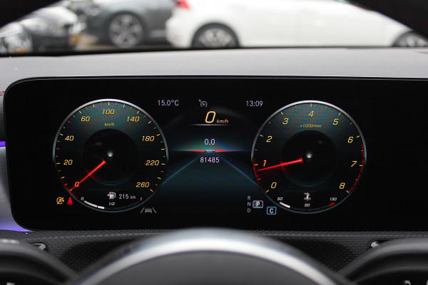 Mercedes-Benz CLA-Klasse Shooting Brake 200 Business Solution AMG / Panoramadak / Camera / Memory seats / Keyless / 18'' / Matrix LED / Navigatie / Stoelverwarming / Cruise Control