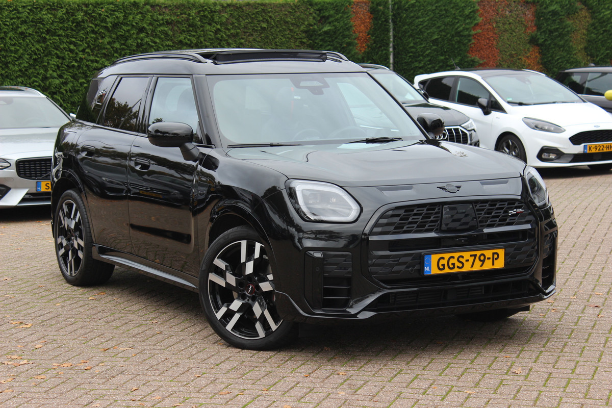 MINI Countryman 2.0 S ALL4 John Cooper Works XL / Trekhaak / Panoramadak / 360Camera / Head-up / Harman Kardon / 20'' / Leder / Memory seats / Sfeerverlichting / LED / CarPlay / Stuur+Stoelverwarming / Dodehoek / DAB / ACC