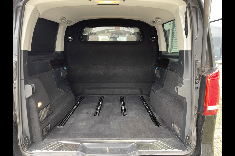 Mercedes-Benz V-Klasse 250d 190pk automaat Lang L2H1 DC 5 persoons Avantgarde / vaste prijs rijklaar € 39.950 marge / lease vanaf € 652 / zwart leer / electrische schuifdeuren / zwart metallic / burmester