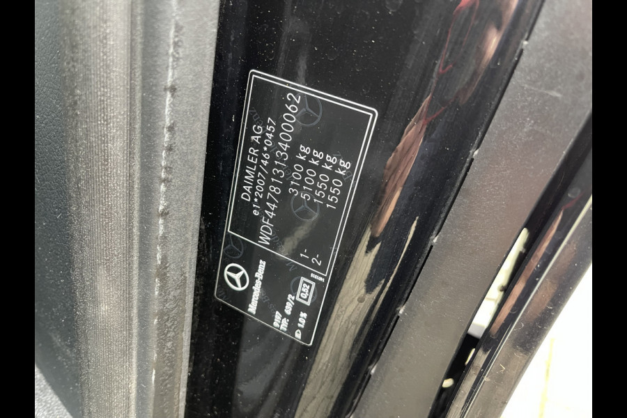 Mercedes-Benz V-Klasse 250d 190pk automaat Lang L2H1 DC 5 persoons Avantgarde / vaste prijs rijklaar € 39.950 marge / lease vanaf € 652 / zwart leer / electrische schuifdeuren / zwart metallic / burmester