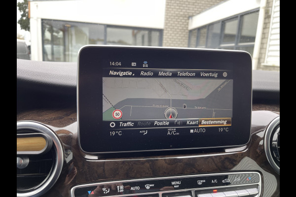 Mercedes-Benz V-Klasse 250d 190pk automaat Lang L2H1 DC 5 persoons Avantgarde / vaste prijs rijklaar € 39.950 marge / lease vanaf € 652 / zwart leer / electrische schuifdeuren / zwart metallic / burmester