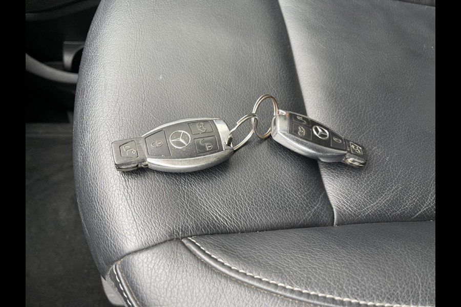 Mercedes-Benz V-Klasse 250d 190pk automaat Lang L2H1 DC 5 persoons Avantgarde / vaste prijs rijklaar € 39.950 marge / lease vanaf € 652 / zwart leer / electrische schuifdeuren / zwart metallic / burmester