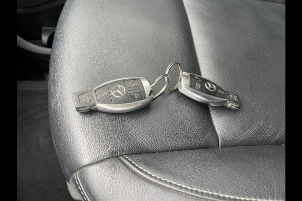 Mercedes-Benz V-Klasse 250d 190pk automaat Lang L2H1 DC 5 persoons Avantgarde / vaste prijs rijklaar € 39.950 marge / lease vanaf € 652 / zwart leer / electrische schuifdeuren / zwart metallic / burmester