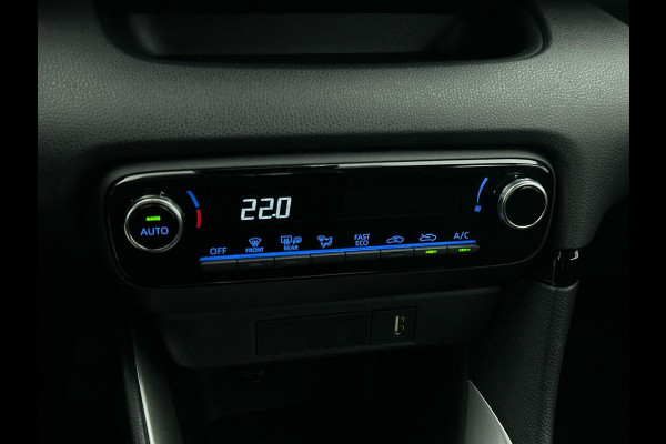Toyota Yaris 1.5 Hybrid Active Auto. Navigatie Apple Carplay/Android Auto Camera Adaptive Cruise Control Climate Control