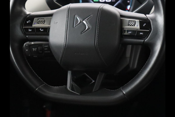 DS DS 3 Crossback E-Tense Performance Line+ 50 kWh | 1e eigenaar | Adaptive cruise | Matrix LED | Alcantara | Carplay | Navigatie | DAB | Parkeerhulp | Climate control | Dodehoek detectie