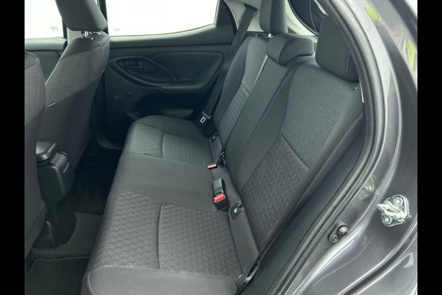 Toyota Yaris 1.5 Hybrid Active Auto. Navigatie Apple Carplay/Android Auto Camera Adaptive Cruise Control Climate Control