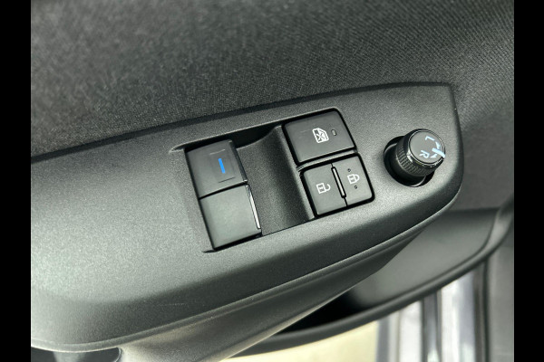 Toyota Yaris 1.5 Hybrid Active Auto. Navigatie Apple Carplay/Android Auto Camera Adaptive Cruise Control Climate Control